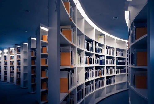 新課改背景下“四課一體”的智慧化實踐路徑 說課、講課、聽課、評課與互聯網科技創新的融合探索